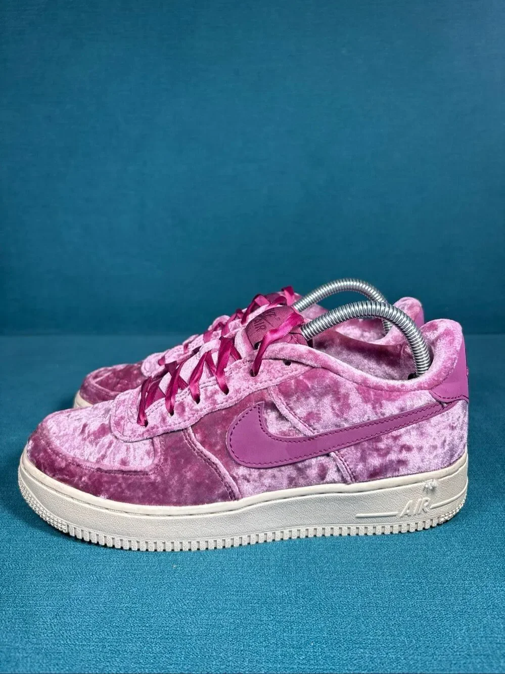 Nike Air Force 1 Low Velvet Pink Berry Womens Size 8.5 US 7Y Shoes 849345-601